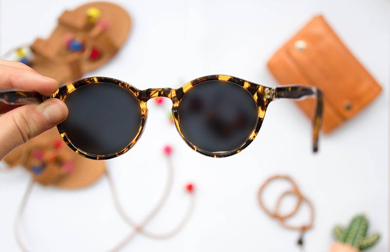 مضرات عینک آفتابی تقلبی ️ عینک آفتابی تقلبی چه ضررهایی دارد