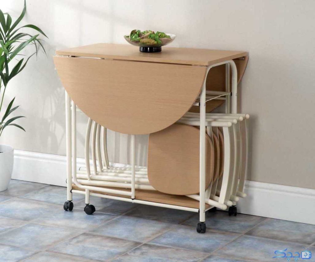 using-a-folding-dining-table-for-a-small-space